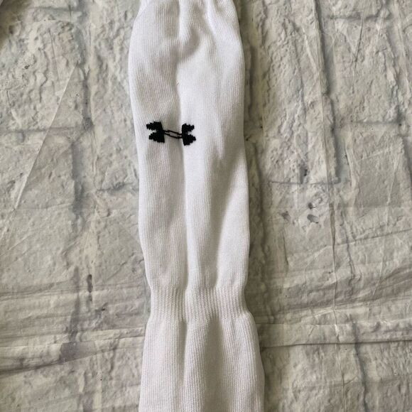Under Armour men’s football chin strap and Large performance calf socks B&W - Picture 11 of 12